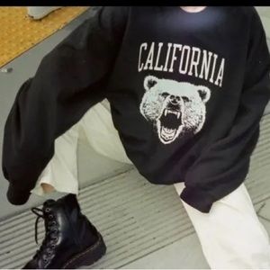 Brandy Melville California Bear Sweatshirt 🐻🖤